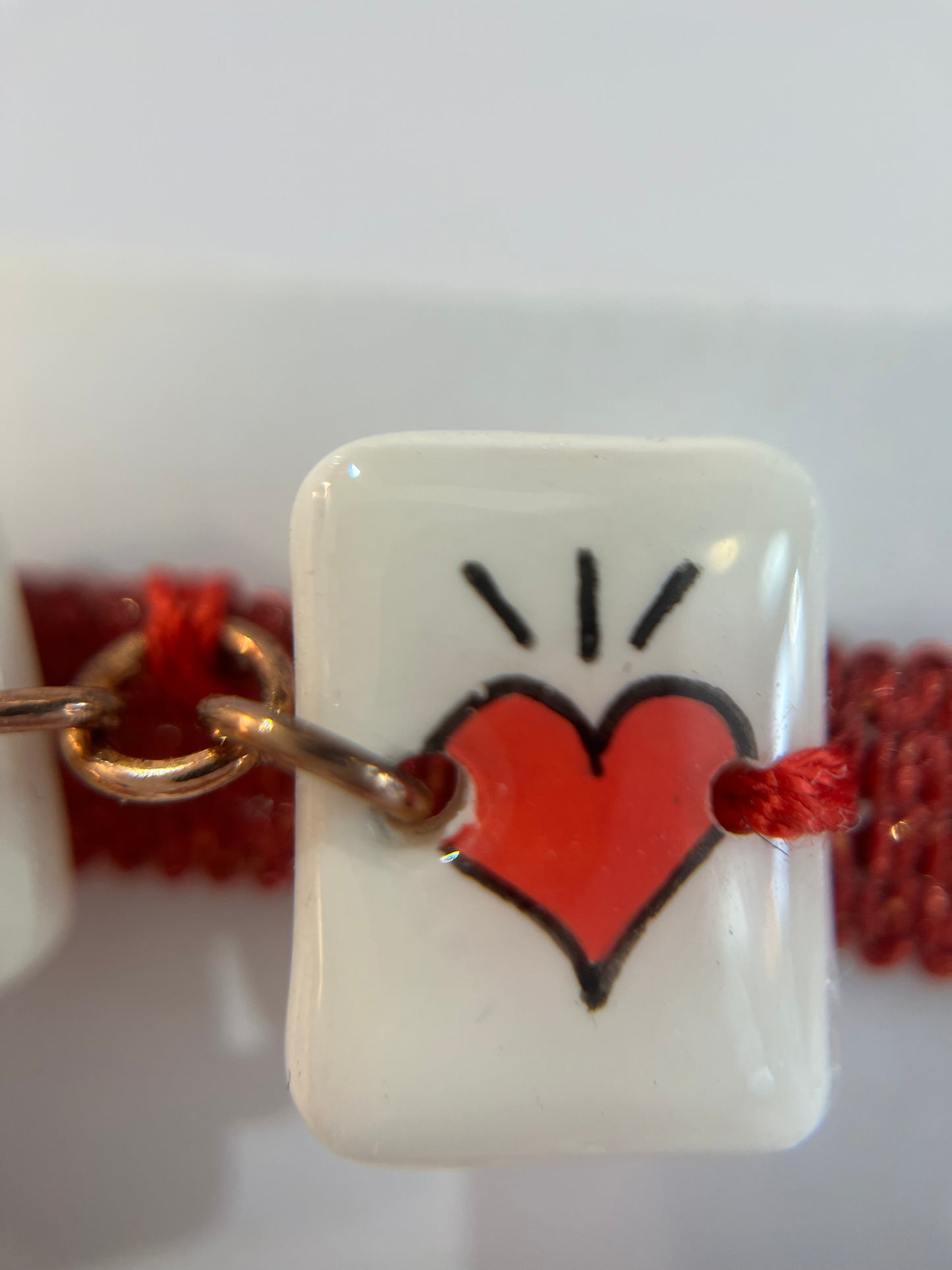 Braccialetto rosso – Un filo e… basta!