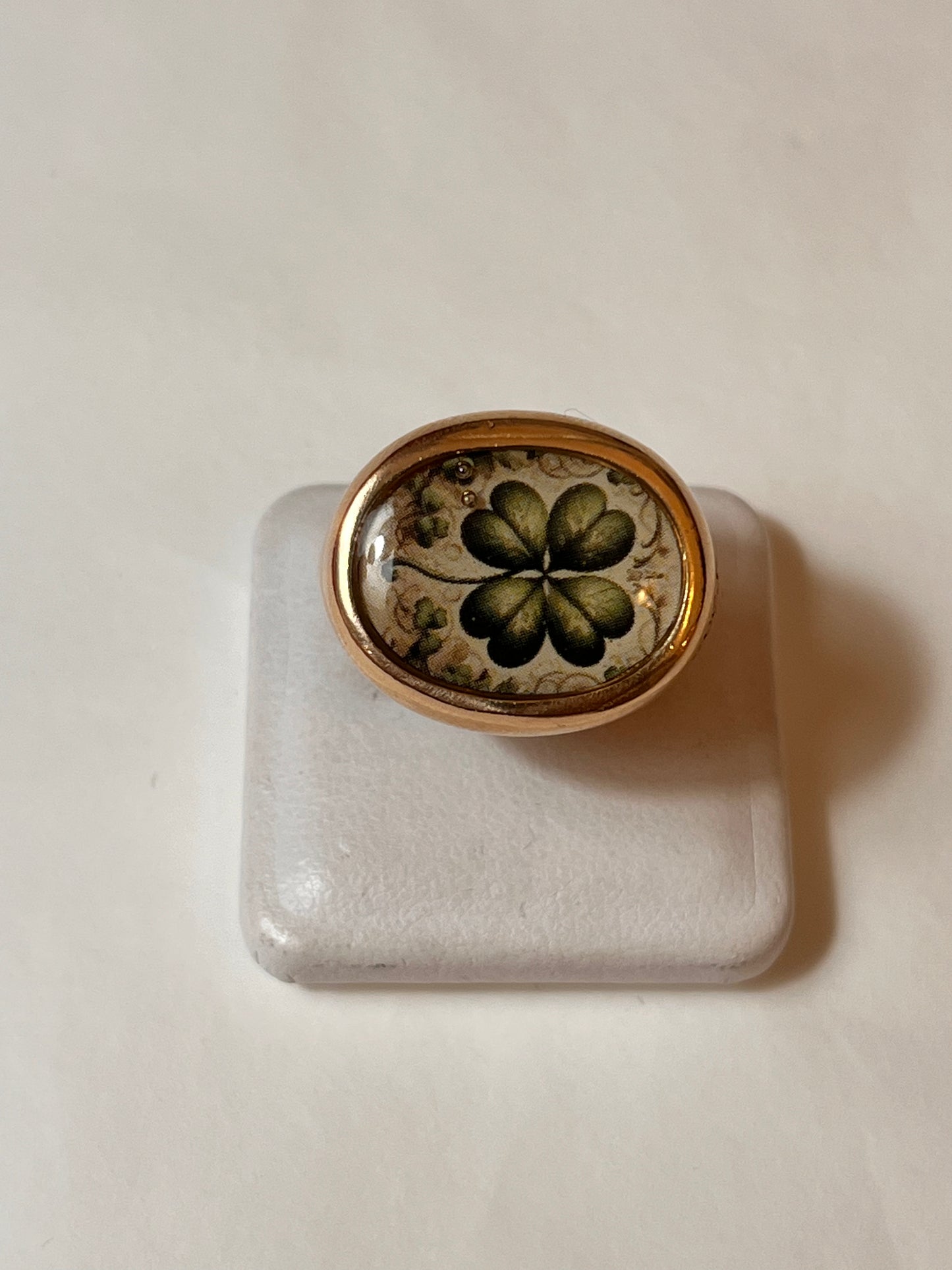 Anello Chevalier Ovale Quadrifoglio