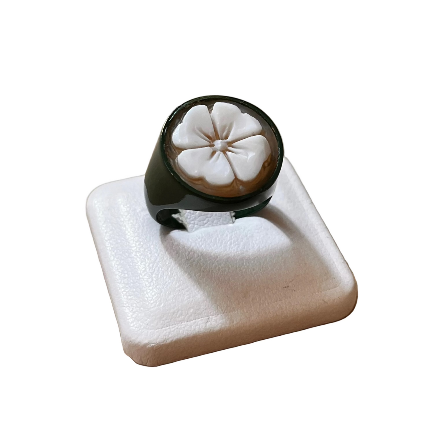 Anello cammeo quadrifoglio