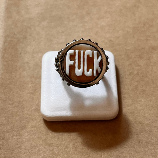Anello cammeo "FUCK"